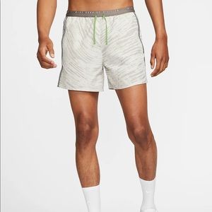 Nike Dri-FIT Run Division Stride
Men's 5" Brief-Lined Running Shorts